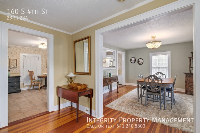 Building Photo - 160 S 4th St