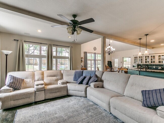 Building Photo - This stunning 4-bedroom, 3.5-bathroom home...