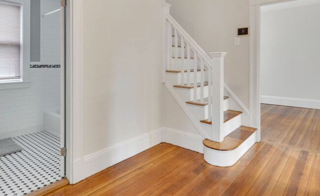 Building Photo - 20 Alcott St