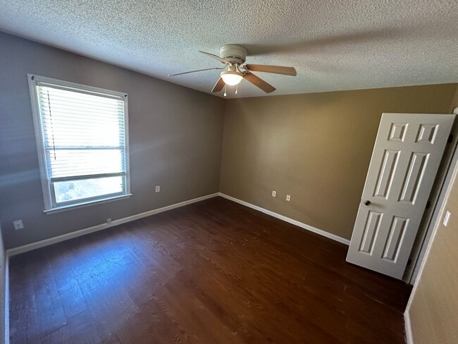 Building Photo - 140 Lanier Dr