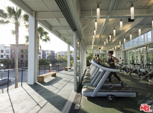 Building Photo - 13075 Pacific Promenade