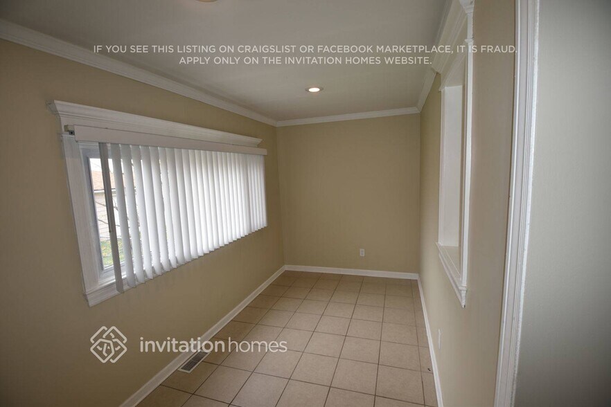 Building Photo - 2528 Ridgeland Ave