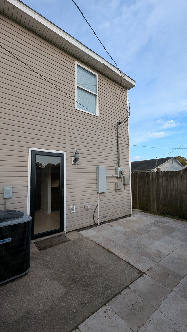 Building Photo - 110 Camille St