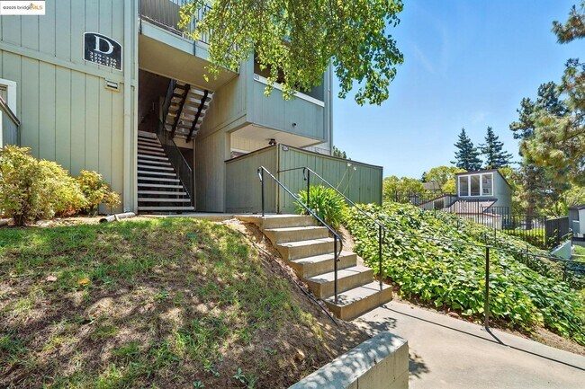 Building Photo - 1333 N Camino Alto