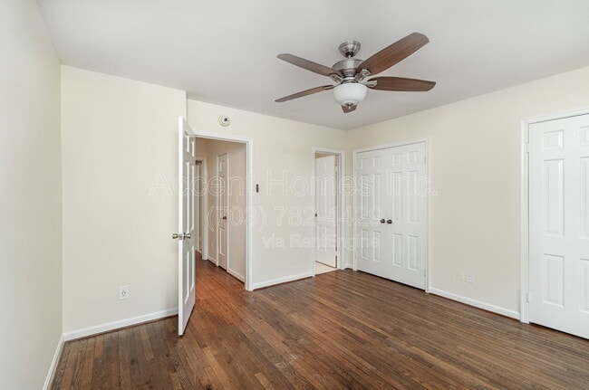 Building Photo - 449 Old Town Ct