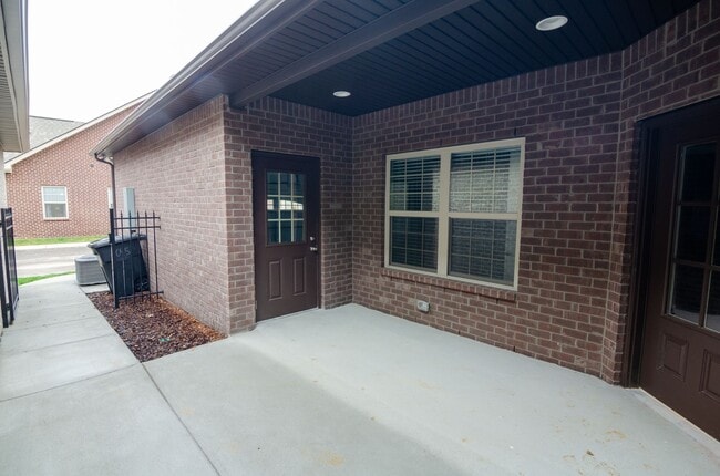 Building Photo - 2045 Moultrie Cir