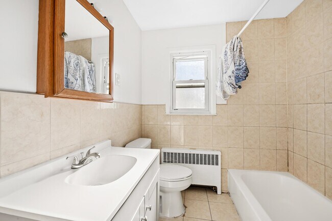 Building Photo - 81 Van Wagenen Ave