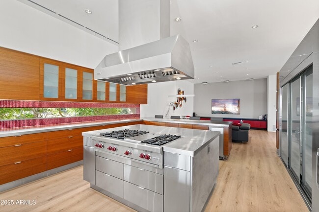 Building Photo - 9191 E Happy Hollow Dr