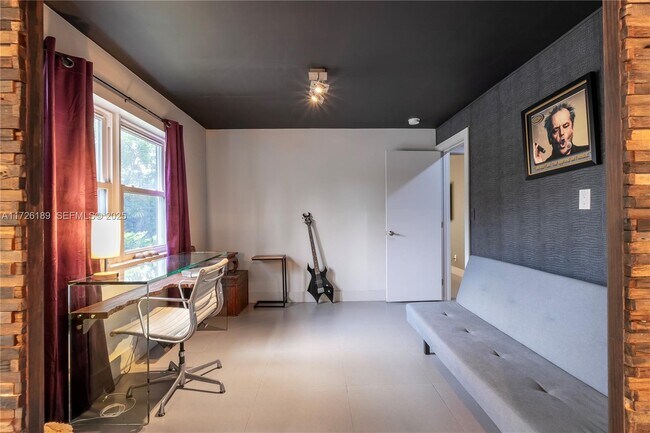 Building Photo - 1174 Garfield St