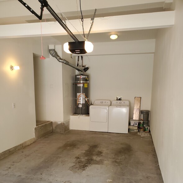 Building Photo - 2676 Dietrich Dr