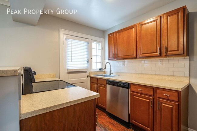 Building Photo - Available Now! Newly Renovated 2 Bedroom T...