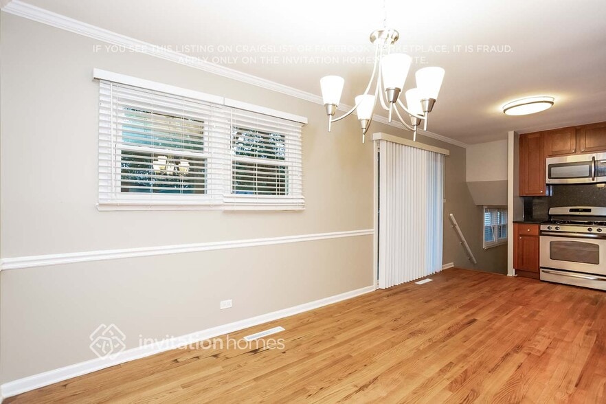 Building Photo - 14723 Menard Ave