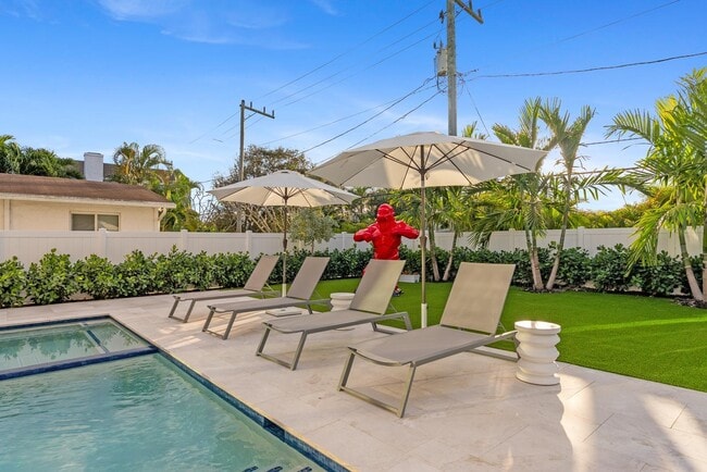 Building Photo - 220 S Swinton Ave