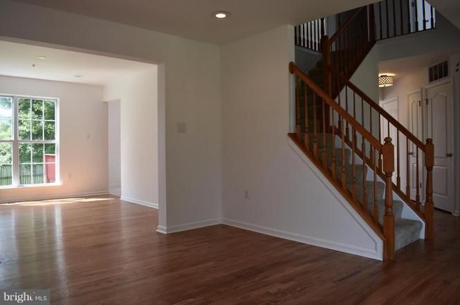 Building Photo - 7205 Ballantrae Ct