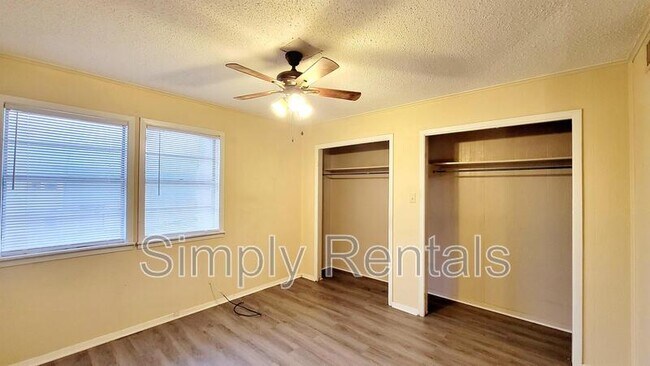 Building Photo - 400 Bill Bradford Rd