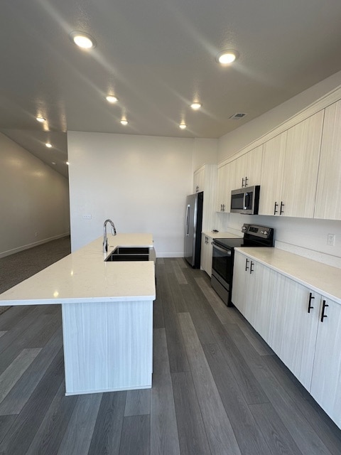 Building Photo - HC 1136