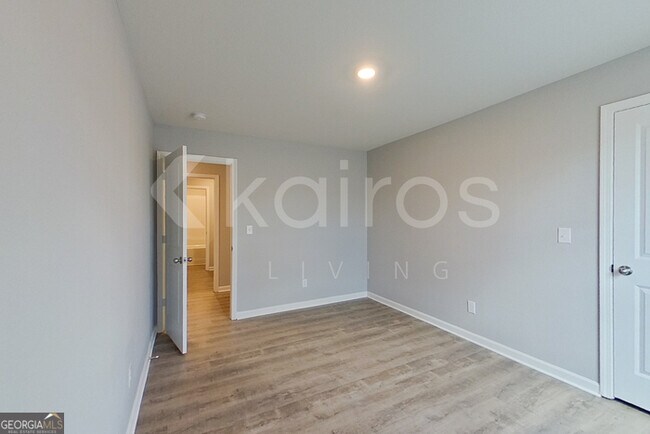 Building Photo - 3440 Bridgewood Dr