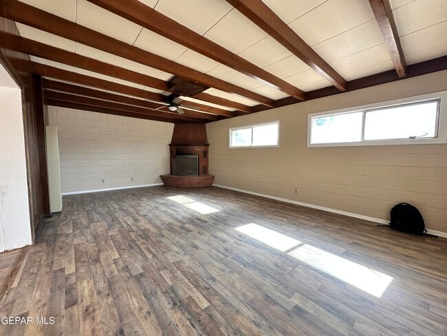 Building Photo - 1518 Clausen Dr
