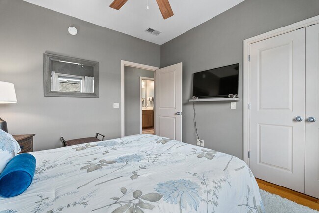 Building Photo - 3369 Preston Shore Dr