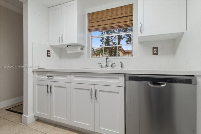 Building Photo - 8600 SW 109th Ave