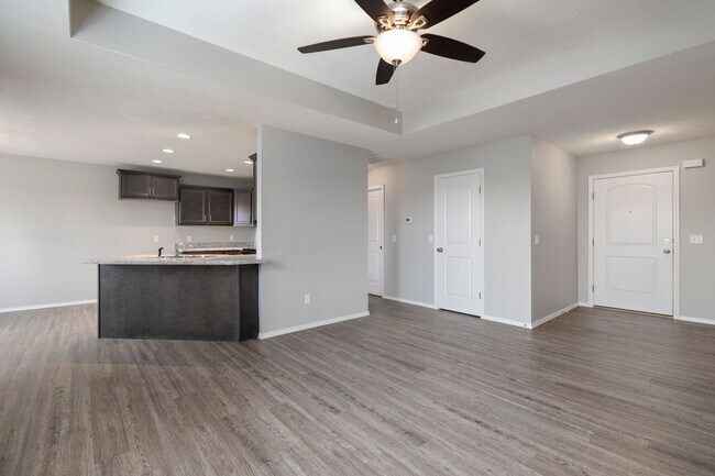 Building Photo - 4 Bedroom Home in Republic with fence!