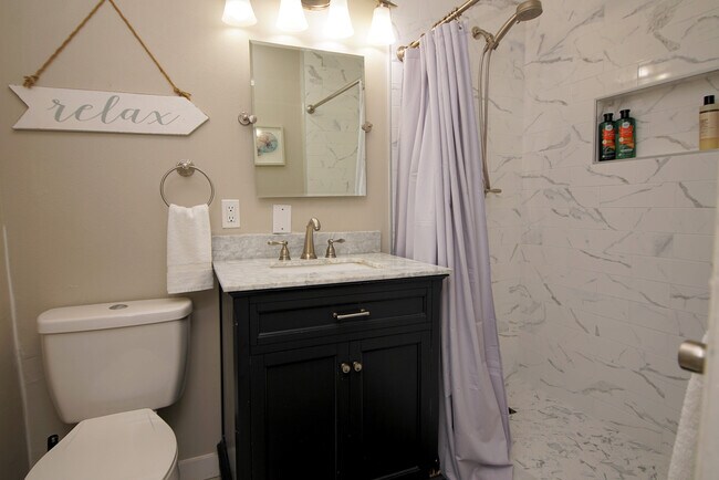 Building Photo - 37 Magnolia Ave SE