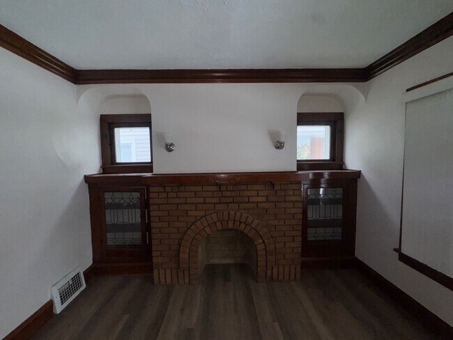 Building Photo - 3264 W 130th St