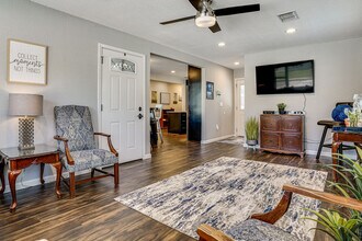 Building Photo - 1708 Kent Dr