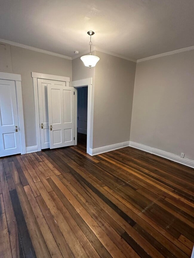 Building Photo - 313 Capital Ave