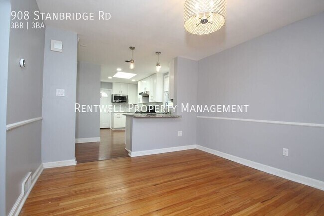 Building Photo - 908 Stanbridge Rd