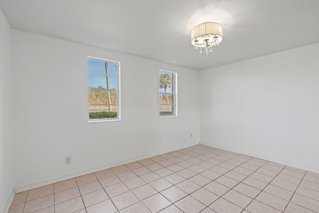 Building Photo - Your waterfront escape awaits!