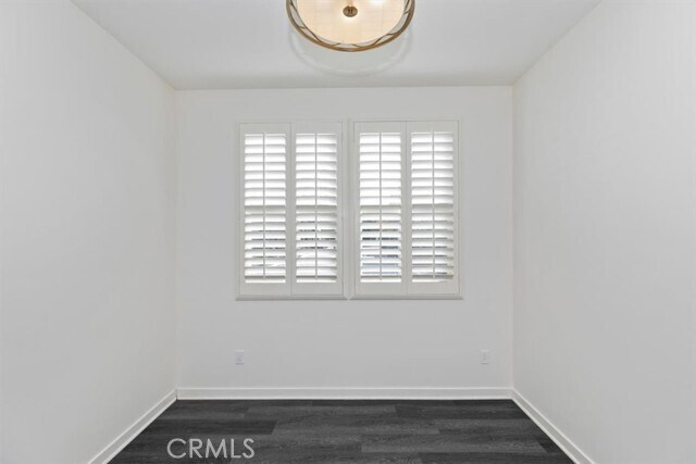 Building Photo - 55 Fuchsia