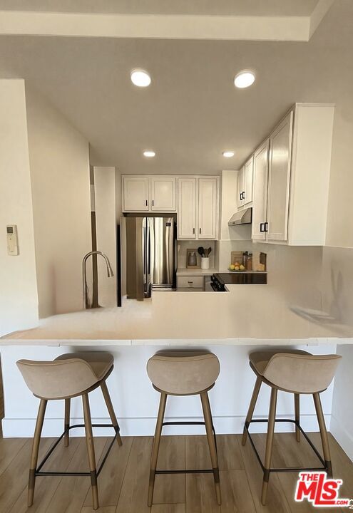 Building Photo - 999 N Doheny Dr