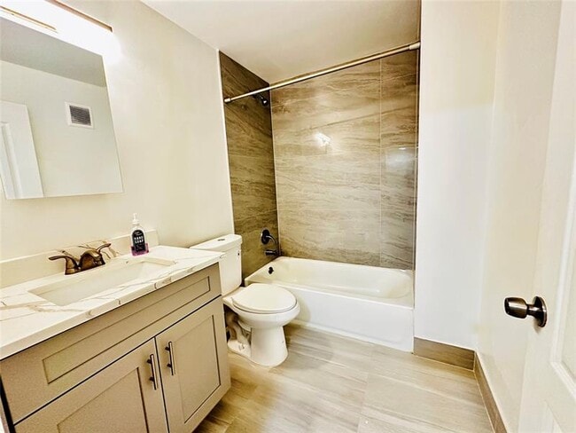 Building Photo - 4834 NW 58th Manor