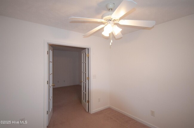 Building Photo - 115 Birdie Ct