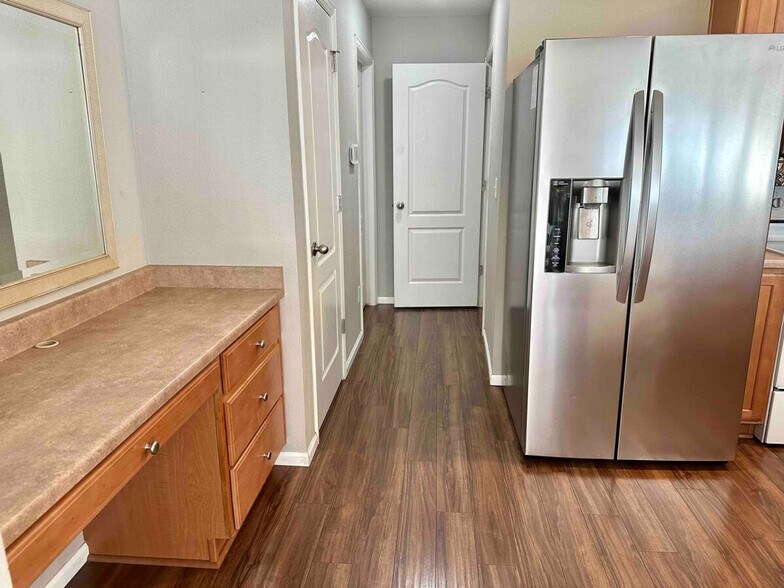 Building Photo - 12810 Roosevelt Ln