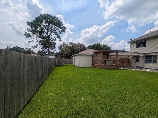 Building Photo - MOVE-IN READY 4 BED/ 2.5 BATH HOME IN MIDD...