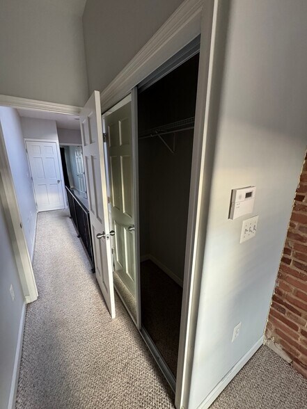 Building Photo - 11 N Streeper St