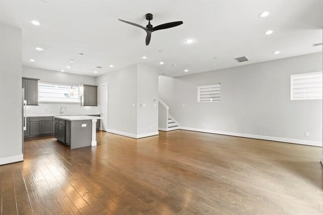 Building Photo - 2627 Hutchins St