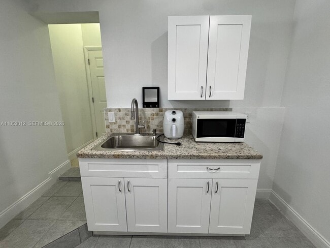 Building Photo - 10710 SW 141st Ave