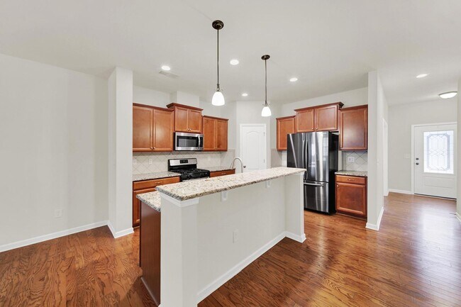 Building Photo - Beautiful Townhome in Indian Land