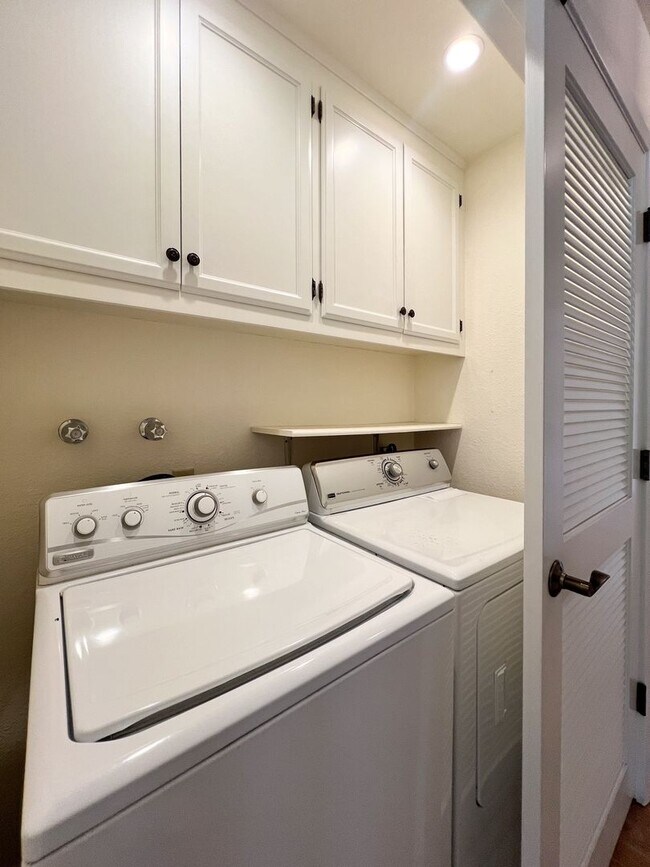 Building Photo - St. Helena – Spacious Two-Bedroom, Two-Bat...