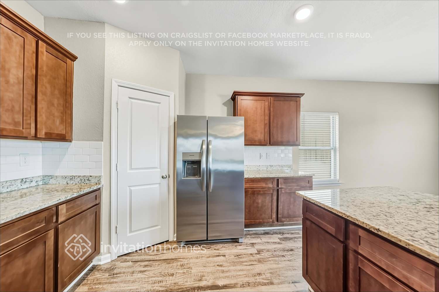 Building Photo - 439 Vermeer Ct