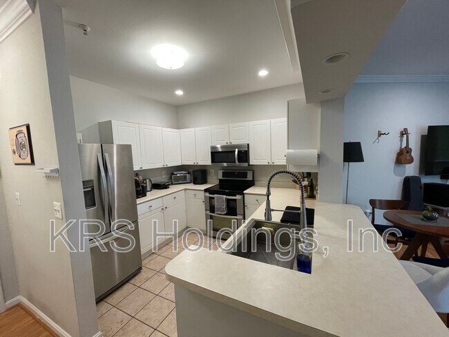 Building Photo - 4550 Strutfield Ln