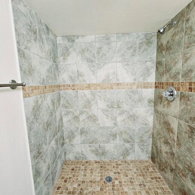 Building Photo - 4-Bedroom Home in Briargate Neighborhood!