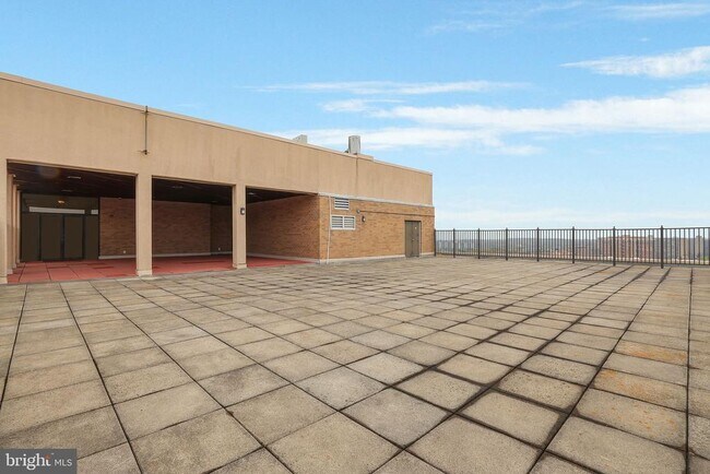 Building Photo - 3713 S George Mason Dr