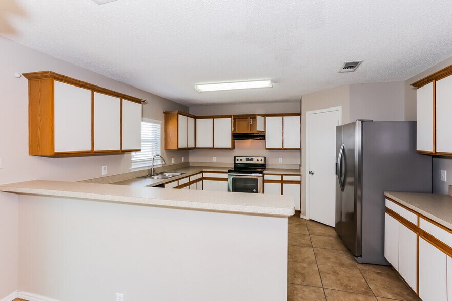 Building Photo - 1511 Columbia Dr