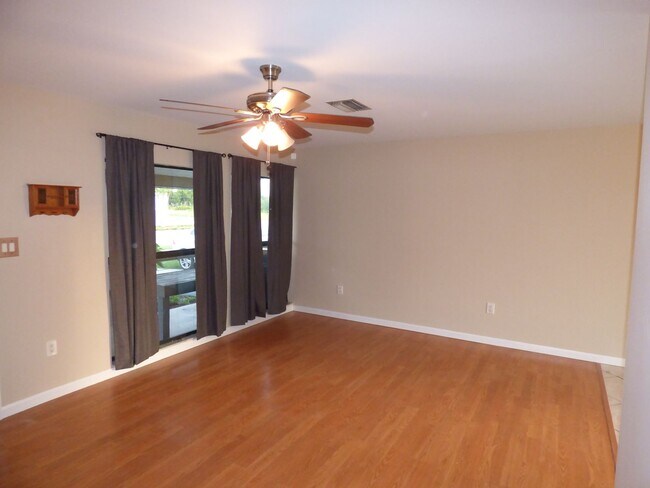 Building Photo - 3074 Broadpoint Dr