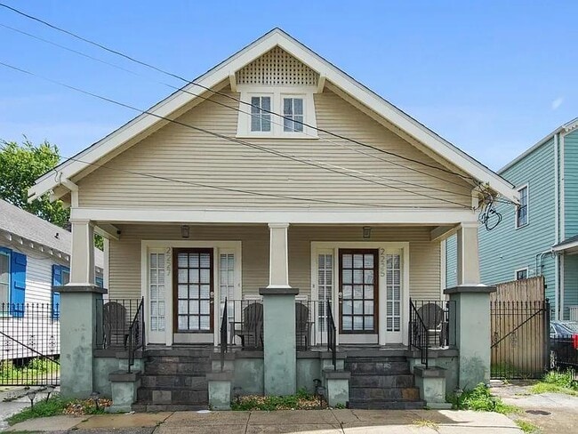 Building Photo - 2227 Second St