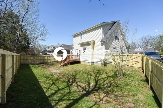 Building Photo - 3 Bedroom Pet-Friendly Home in Nashville, TN with Main Street Renewal